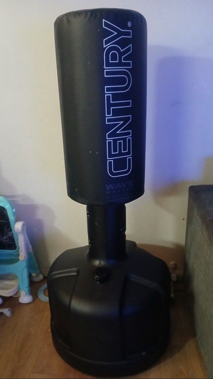 Century Wavemaster (Striking/ Boxing Post/Bag)