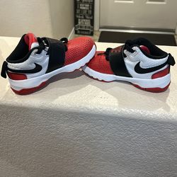 Nike shoes for kids size 11