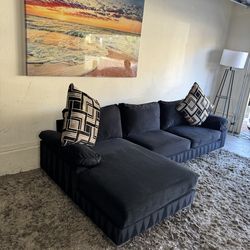 * Like New * Way fair black 2pc Modular velvet sectional sofa ( free delivery )