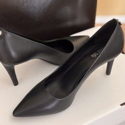 Michael Kors Pumps  7 1/2