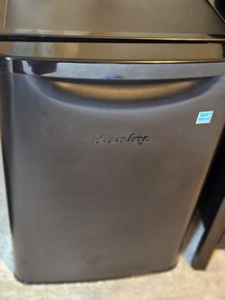 Mini Fridge 2.4 Cu Ft