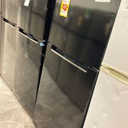 Magic Chef ❄️ Refrigerator ❄️ HMDR100BE