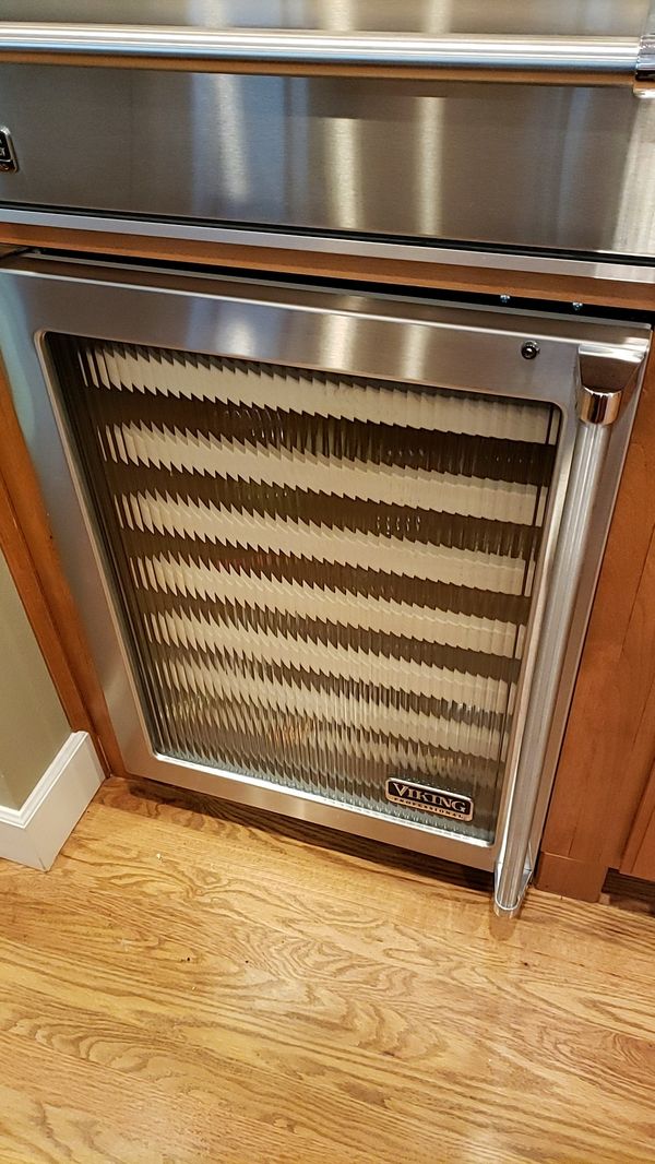 Viking Wine Cooler for Sale in Snohomish, WA OfferUp