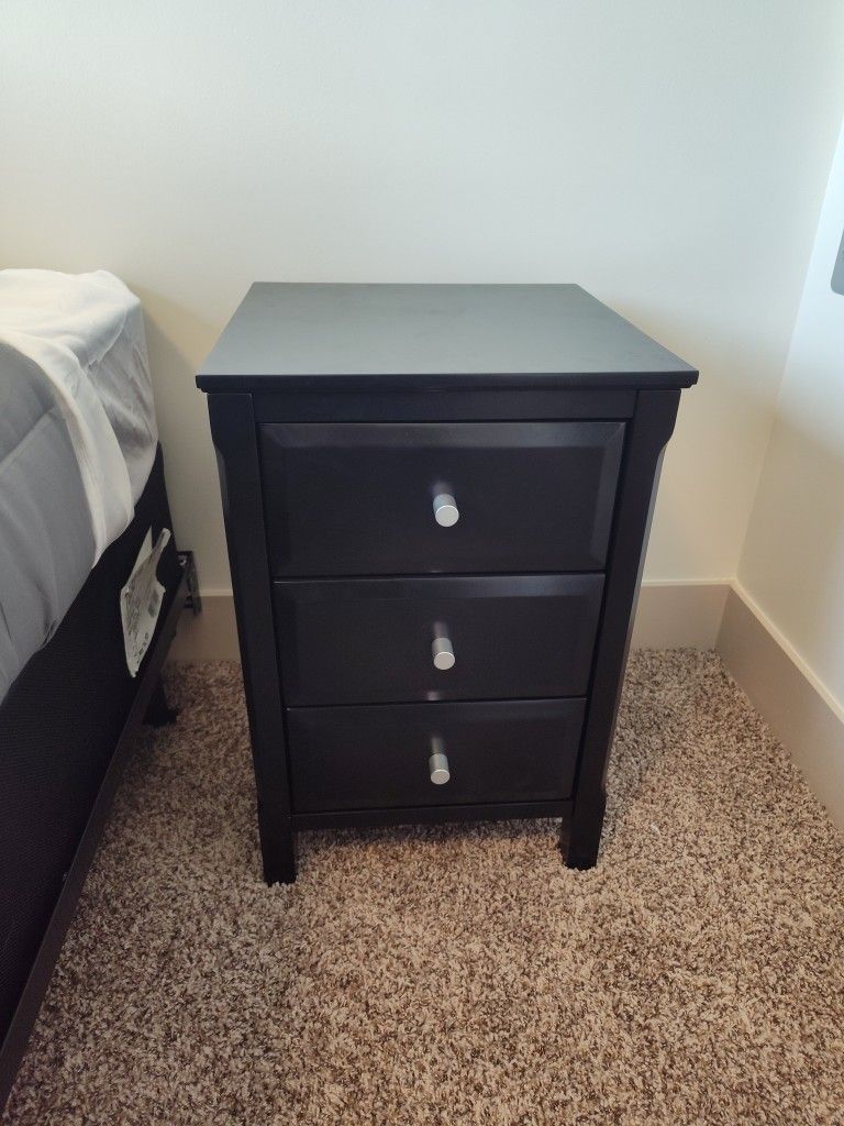 Two End Table/ Nightstand