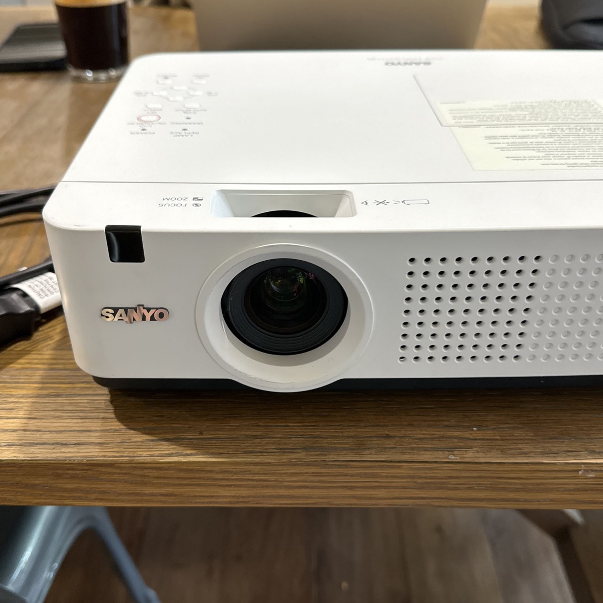 Sanyo XGA projector Model PLC-XU4000