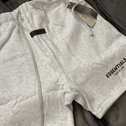 Light oat essential shorts