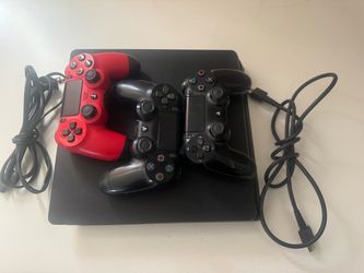 Sony PlayStation 4 Slim with 3 Controllers