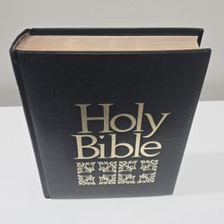 Holman Hearthside Family Reference Holy Bible Illustrated