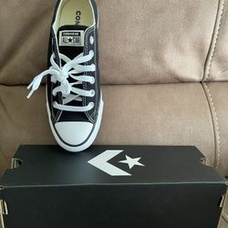 Women’s Converse Black Size 7.5.