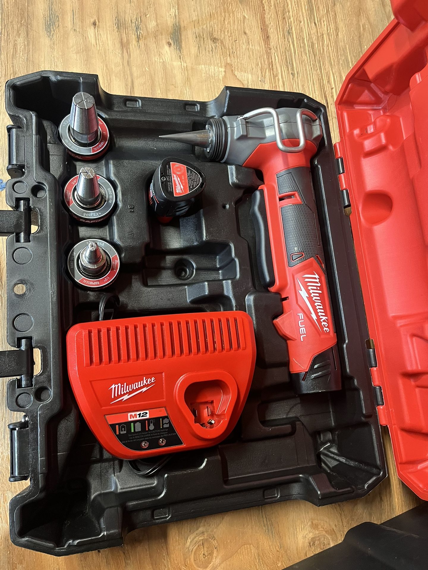 Milwaukee M12 ProPEX Kit