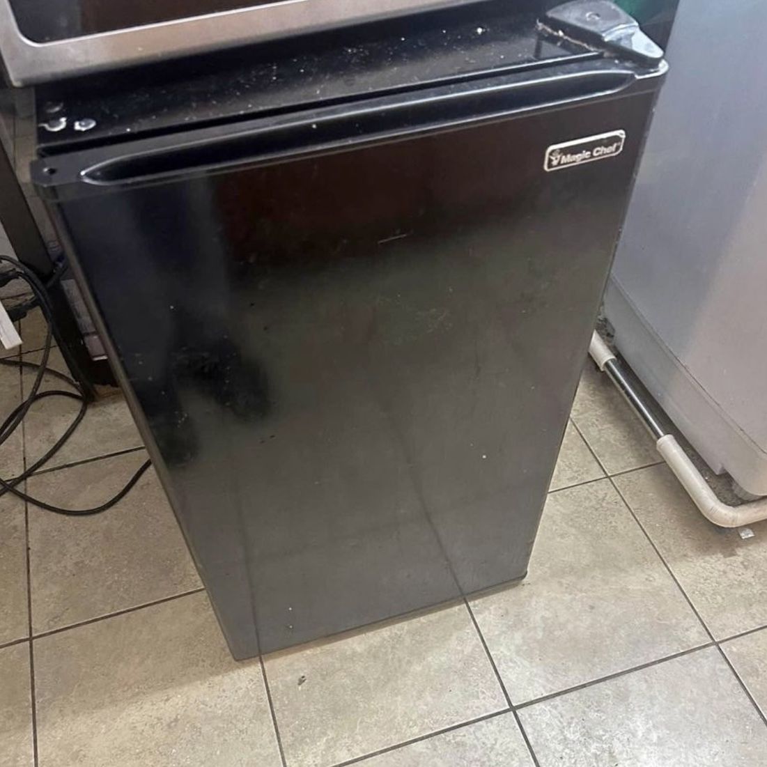 CROWNFUL MINI FRIDGE for Sale in Queens, NY - OfferUp