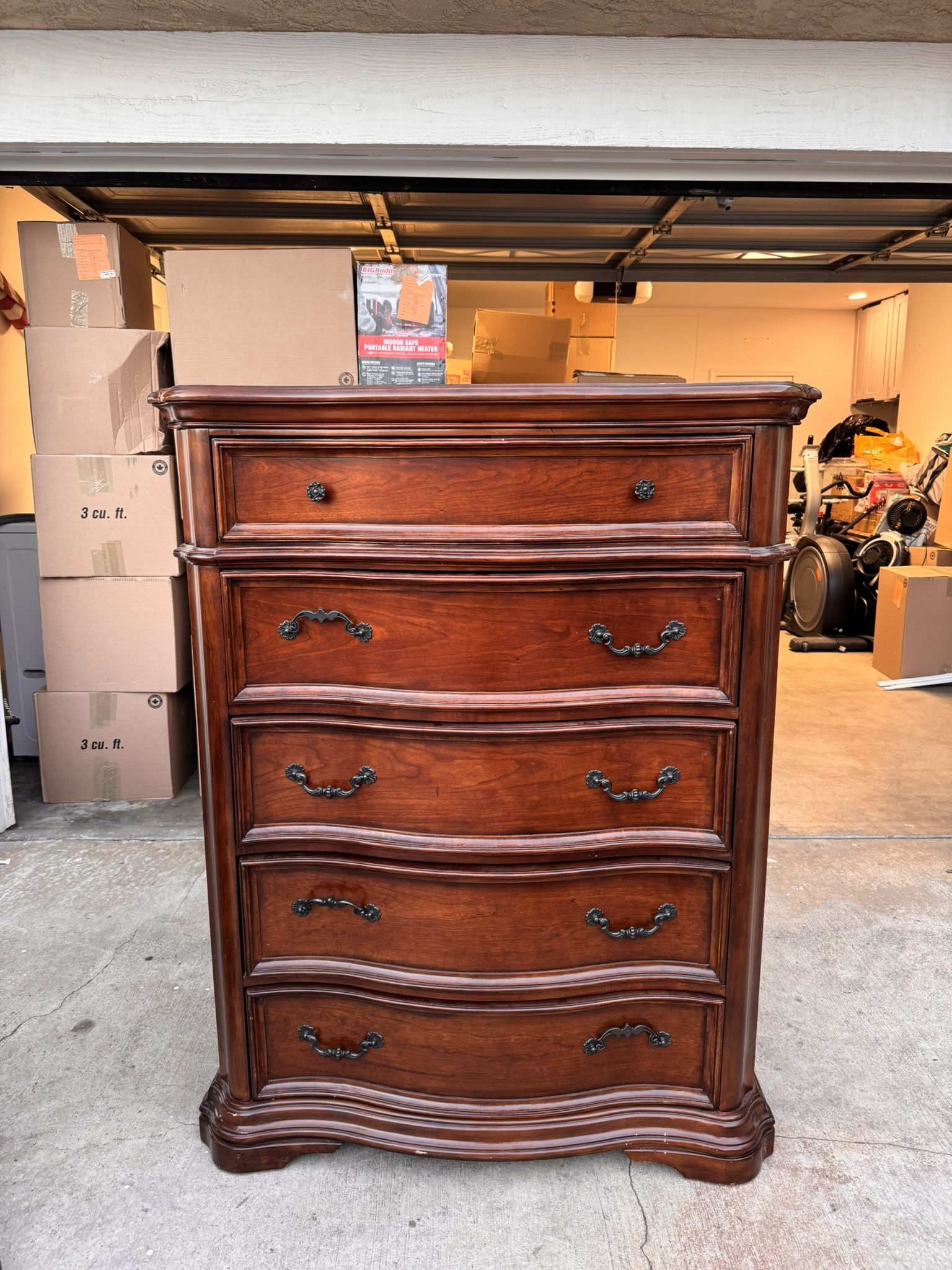 4pcs Bedroom Dresser Set (selling as a set)
