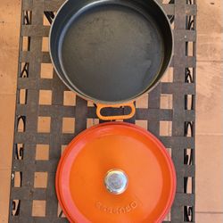 Essenso Cast Iron Cooking Pan With Cover