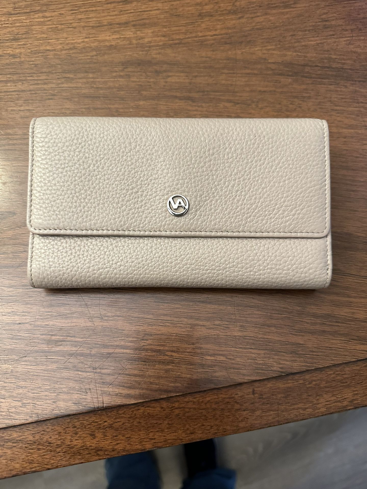 ITALIAN LEATHER - VALENTINA Women’s Tri Fold Leather Wallet