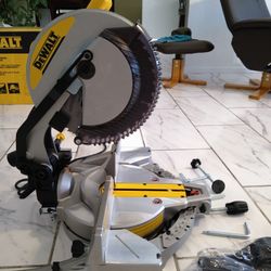 DeWalt 12" COMPOUND MITER SAW 