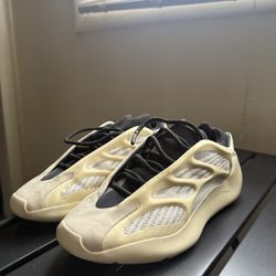 Yeezy 700 Azael 