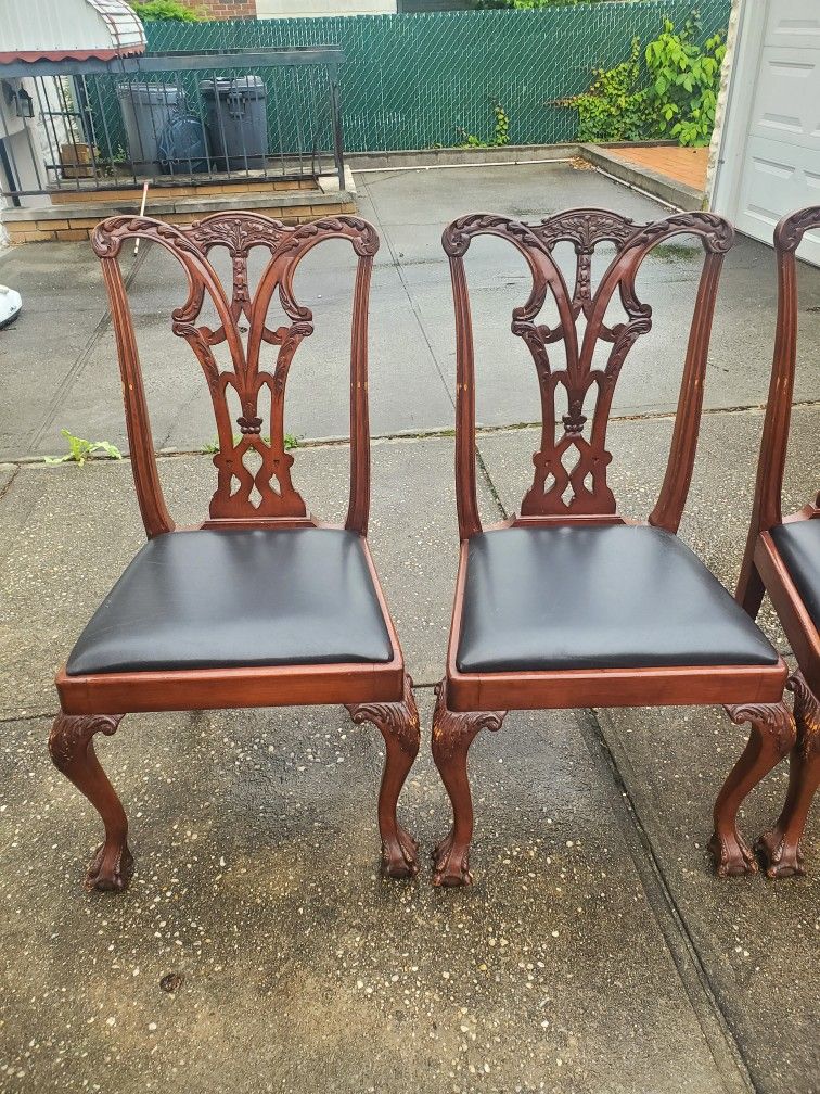 Beautiful 6 Antique Chippendale Style Chairs