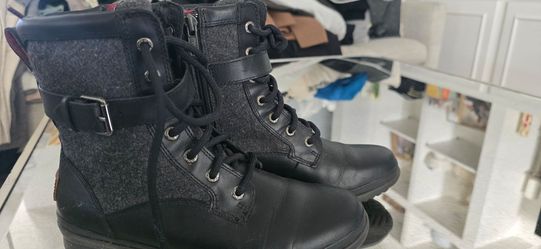 Ugg Kasey black boots