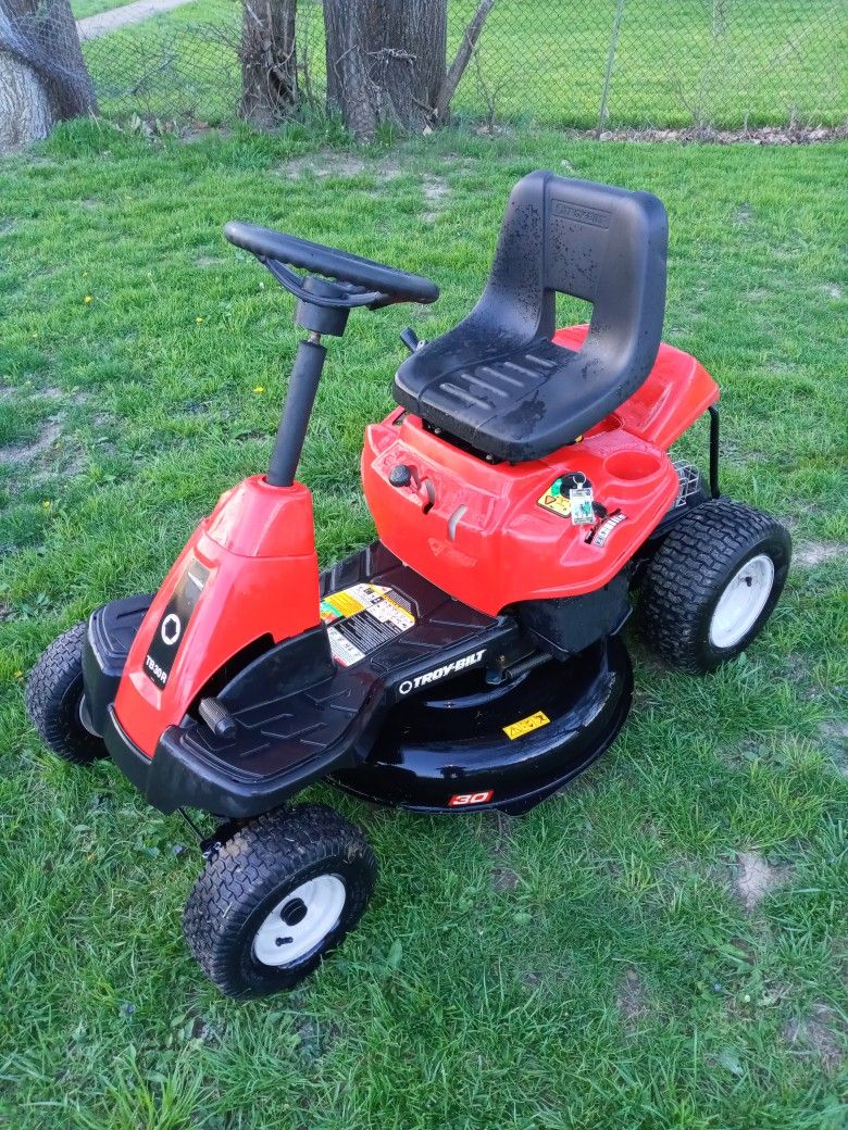 Troy Bilt TB30R Rear Engine Riding Mower
