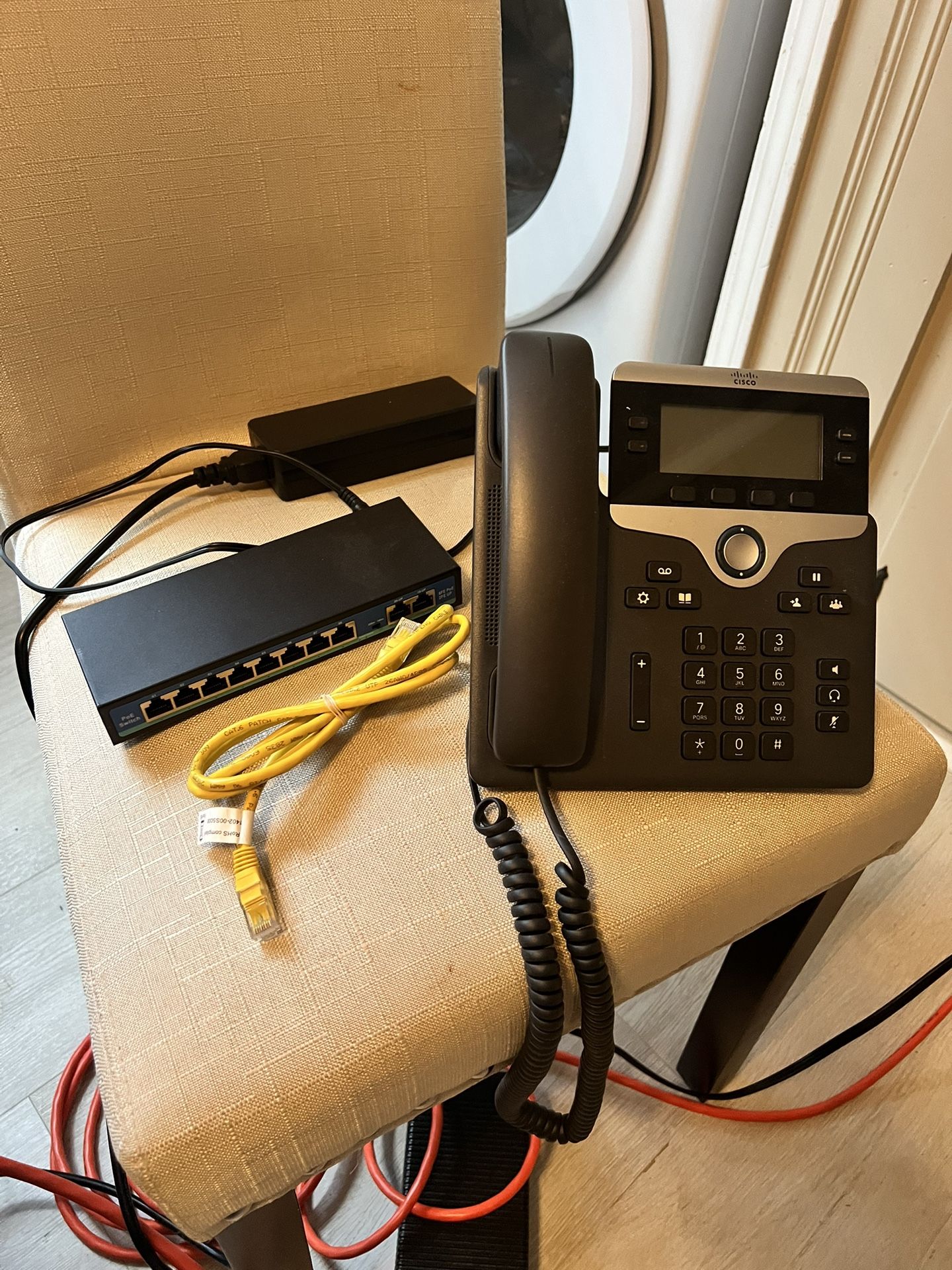 Cisco IP Phone 7841 with Narpolt POE Switch