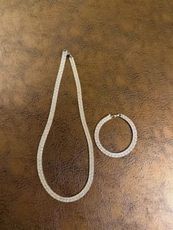 Solid 925 silver chain and bracelet, beautiful design.