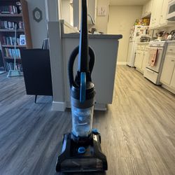 Vacuum (Bissel PowerForce Helix)