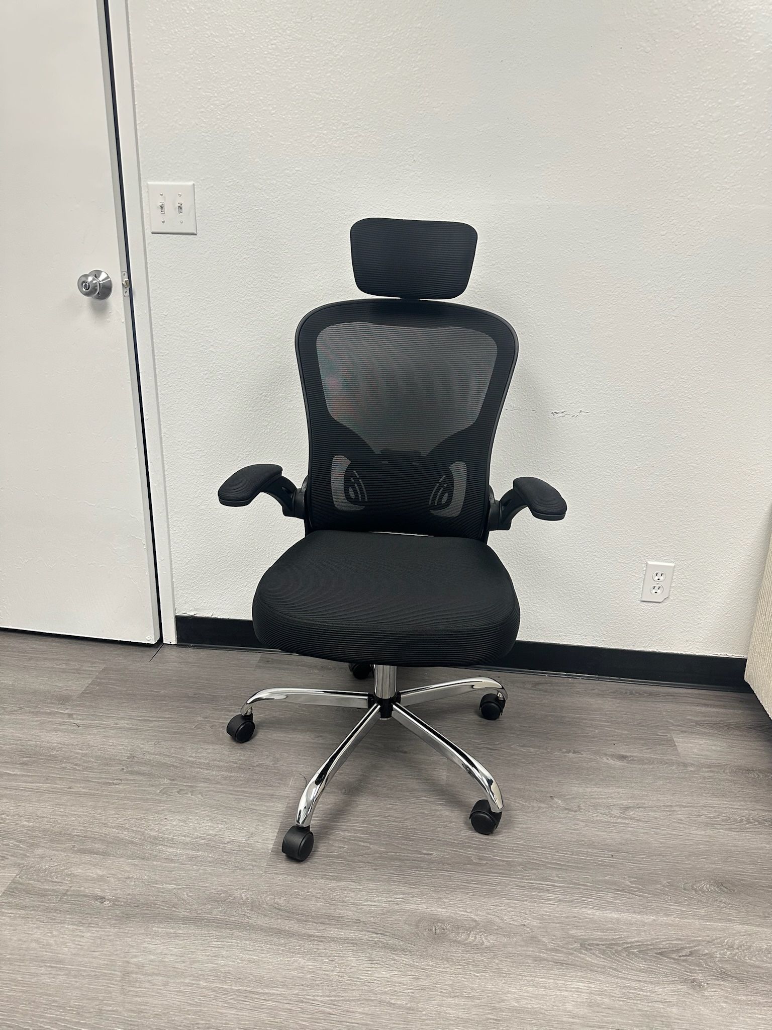 Office Chair With Wheel