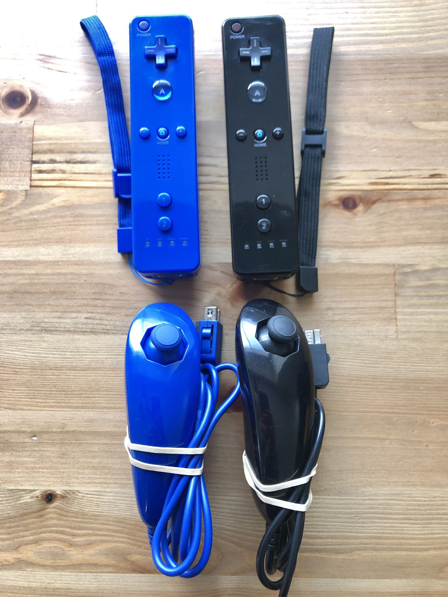 I 2 Wii Remotes & Nunchucks - Tested & Cleaned