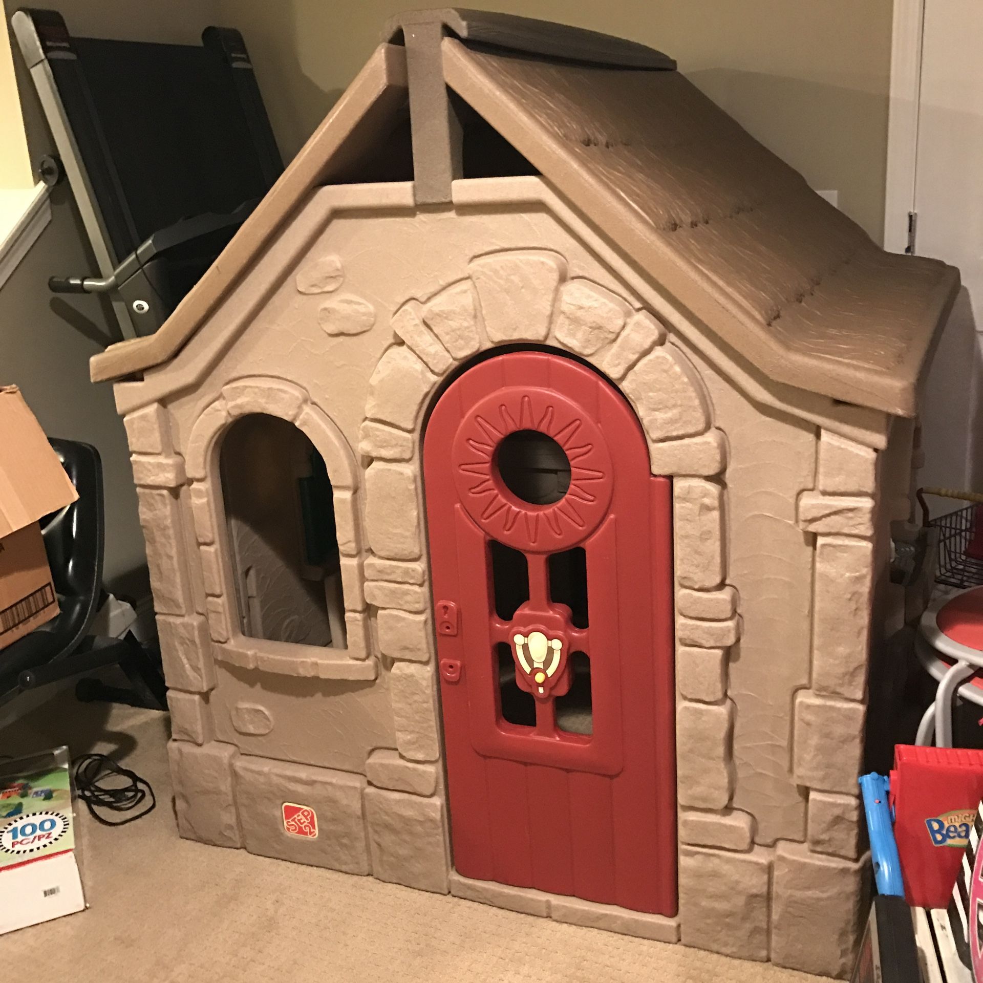 Naturally Playful™ StoryBook Cottage Step2