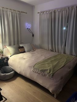 Queen Size bed and flexible Mattress