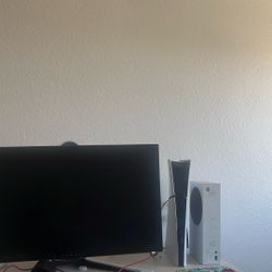 Ps5 And 240hz Alienware Monitor  And Xbox Series S 