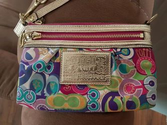 Coach Poppy Wristlet