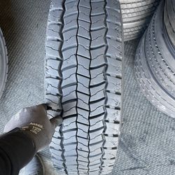 225/70/19.5 Continental