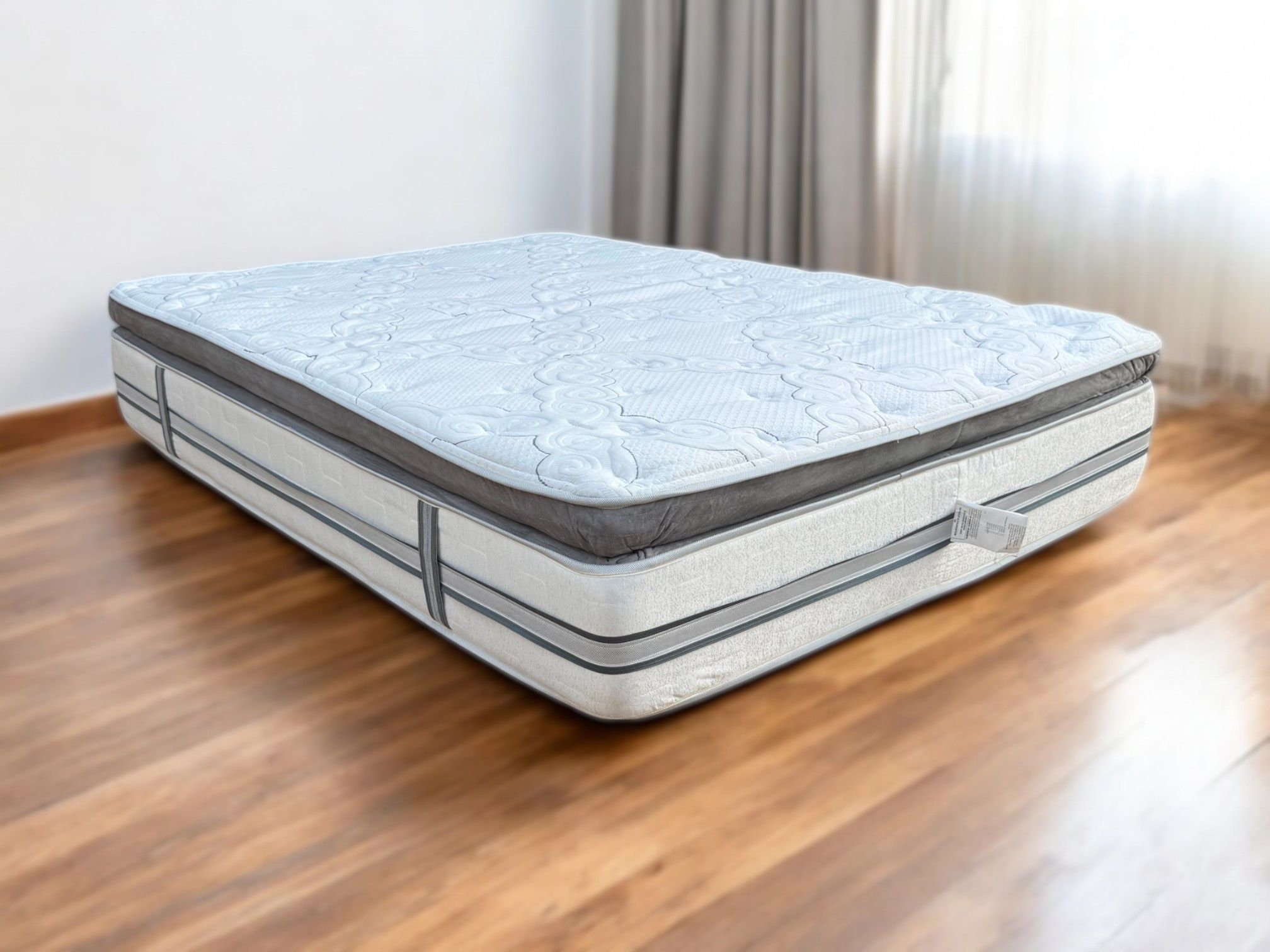 M & R Queen Hybrid Innerspring & Gel Memory Foam Mattress