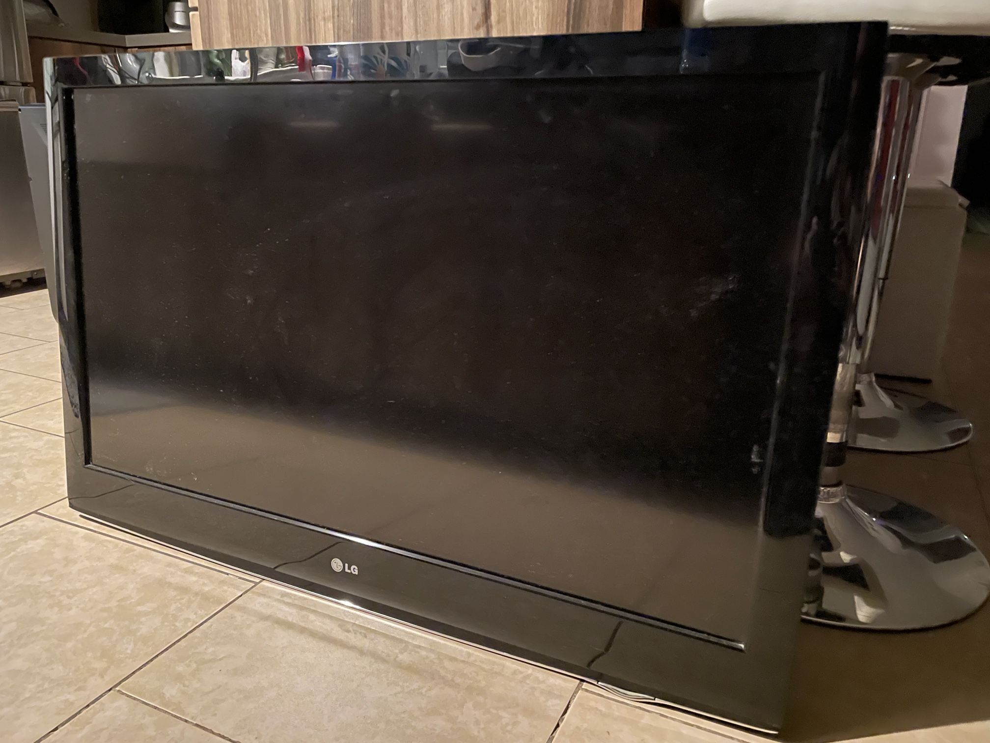 42 Inch LG Flat Screen Tv
