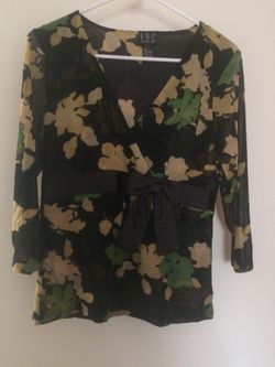 INC Size L Camo Floral Top