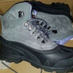 Women Size 10 Snow Boots 