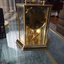 Clock Kundo Girmen  Battery  Operated 