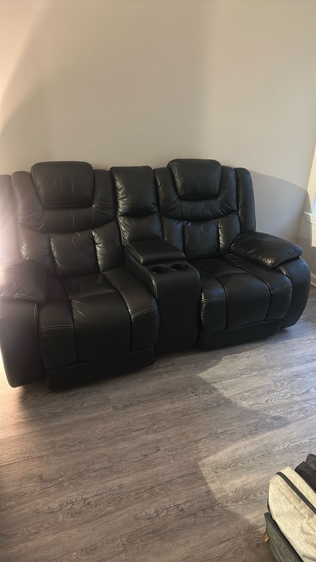 FREE LEATHER RECLINING COUCHES FREE ✅