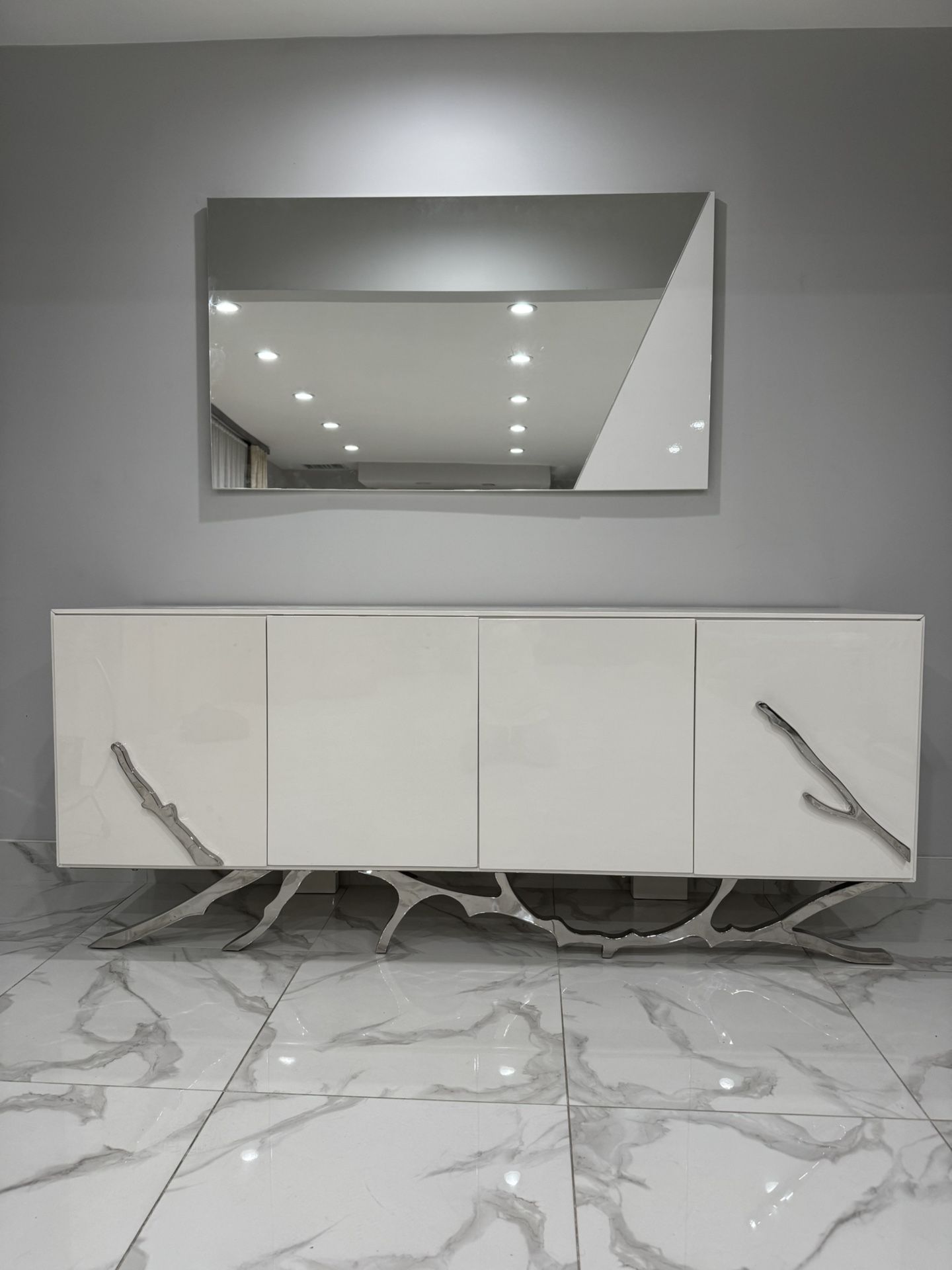 Chrysler modern white gloss buffet with mirror