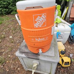 Price Is Firm.. Home Depot Igloo 5 Gallon Water Cooler