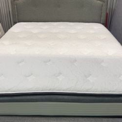 Nice 🩵Queen 🩵Mattress 🩵Only
