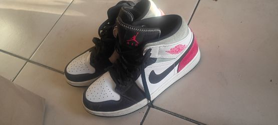 Air Jordan 1 Mid Sneakers