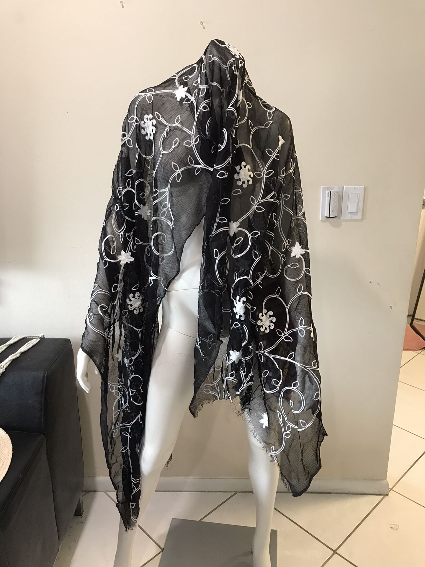 Women’s Embroidered Duppatta/shawl/scarf/wrap/hijab/black/white/brand new