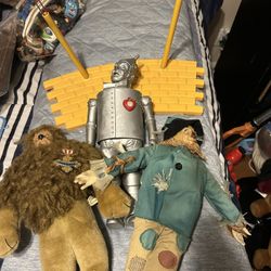 Wizard Of Oz Set With Yellow Brick Road Stands