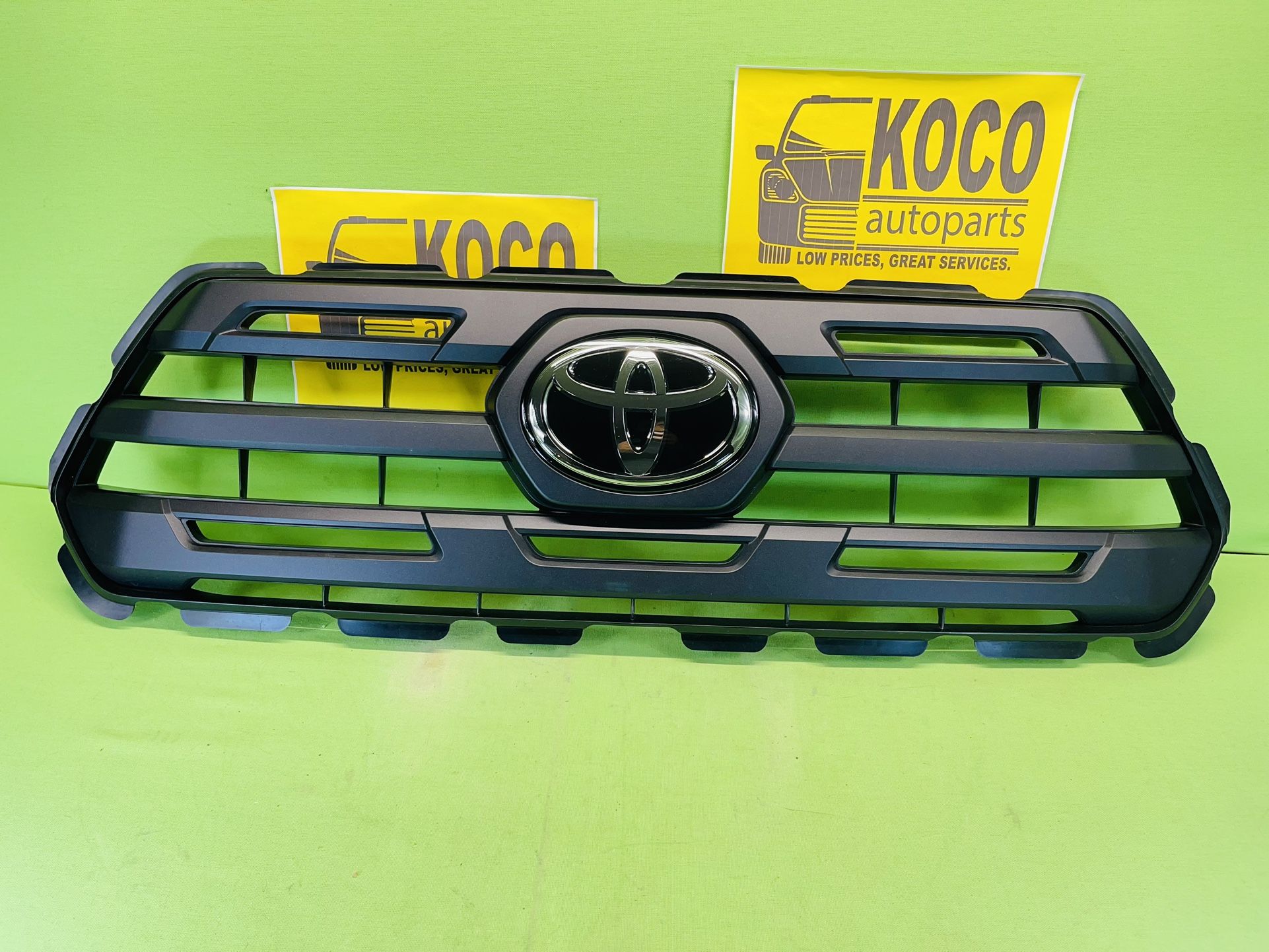 2016 - 2021 TOYOTA TACOMA FRONT GRILLE WITH EMBLEM OEM 53114-04190 NEW!!!!