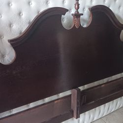 King Sized Solid 4 Poster Bed W Mattress And Box Springs

