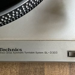 Technics D-303 Turntable