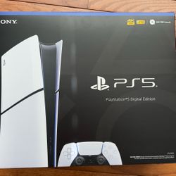 PS5 Slim - 1TB - With 5 Controllers - Like New. 