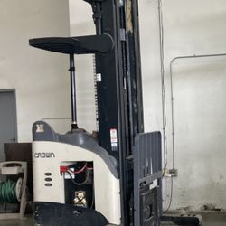 Crown Reach Truck 